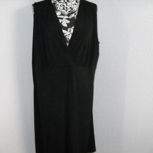 black sleeveless dress